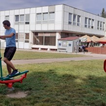 SŠ - Tělocvik - florbal, košíková, stroje