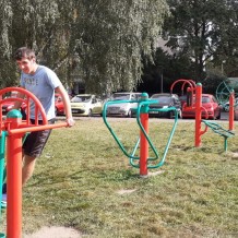 SŠ - Tělocvik - florbal, košíková, stroje