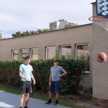 SŠ - Tělocvik - florbal, košíková, stroje