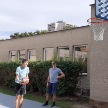 SŠ - Tělocvik - florbal, košíková, stroje