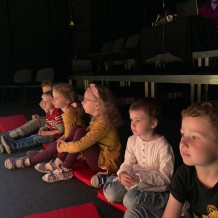 MŠ - divadelní představení "SLOŽ SI"  divadlo Drak