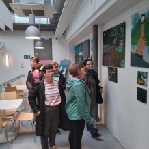 IV.A - navštěva výstavy "Na jedné vlně"