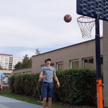 SŠ - Tělocvik - florbal, košíková, stroje