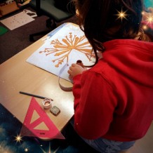 Příprava výrobků na tradiční Vánoční jarmark