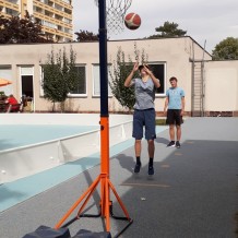 SŠ - Tělocvik - florbal, košíková, stroje