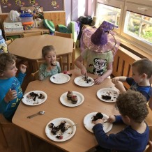 MŠ - čarodějnice, zahrada