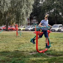 SŠ - Tělocvik - florbal, košíková, stroje