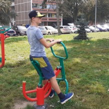 SŠ - Tělocvik - florbal, košíková, stroje