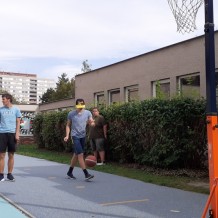 SŠ - Tělocvik - florbal, košíková, stroje